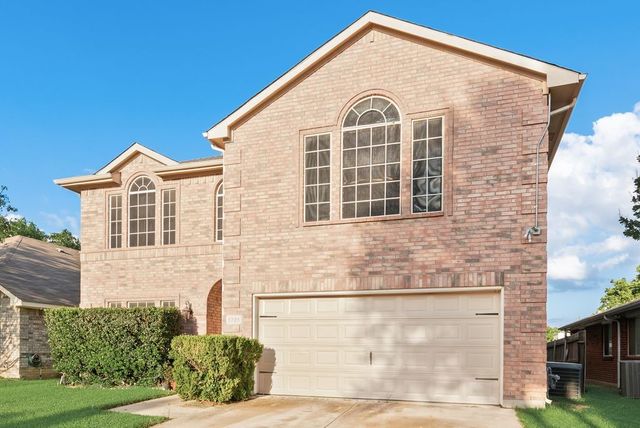 5715 Creekhollow Drive, Arlington, TX 76018