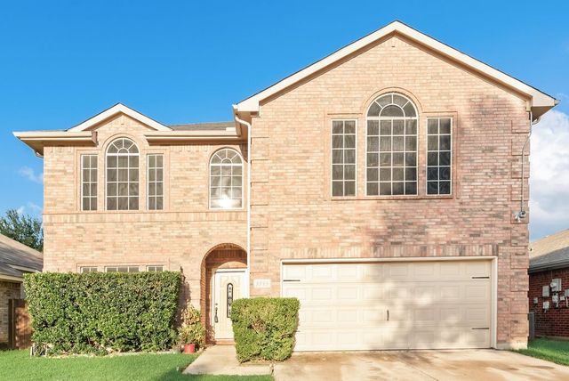 5715 Creekhollow Drive, Arlington, TX 76018