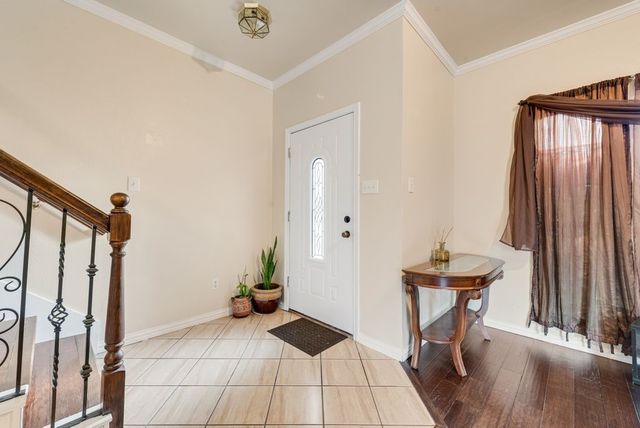 5715 Creekhollow Drive, Arlington, TX 76018