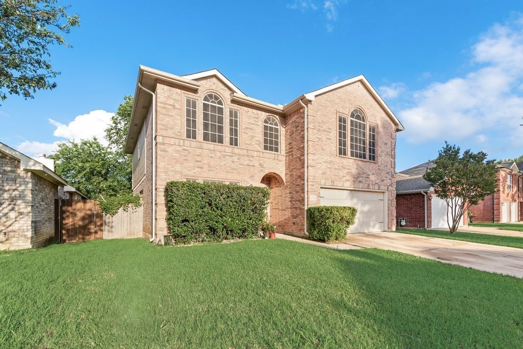 5715 Creekhollow Drive, Arlington, TX 76018