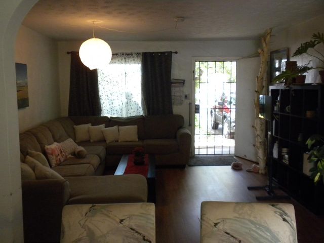 1016 Frienza Ave, Sacramento, CA 95815