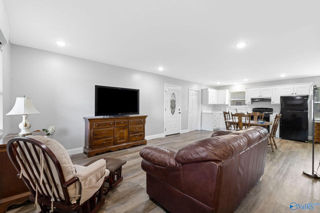 1201 Elm Circle, Albertville, AL 35016