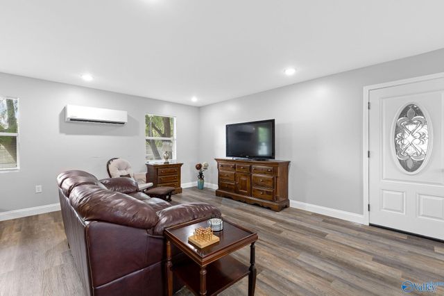 1201 Elm Circle, Albertville, AL 35016