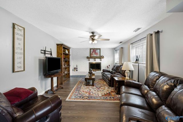 1201 Elm Circle, Albertville, AL 35016
