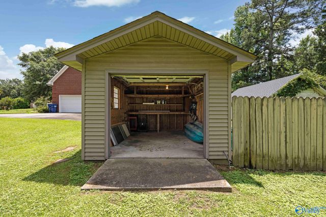 1201 Elm Circle, Albertville, AL 35016