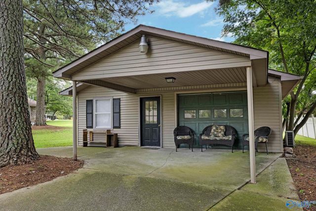 1201 Elm Circle, Albertville, AL 35016