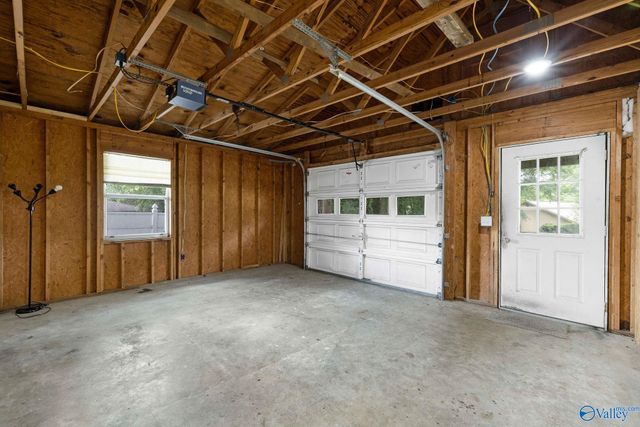 1201 Elm Circle, Albertville, AL 35016