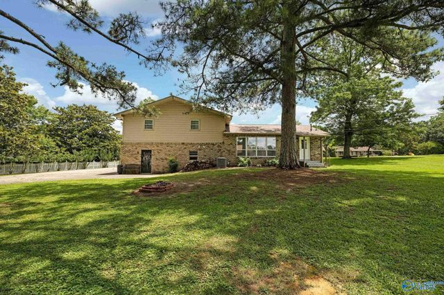 1201 Elm Circle, Albertville, AL 35016