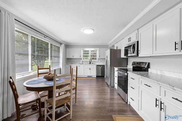 1201 Elm Circle, Albertville, AL 35016