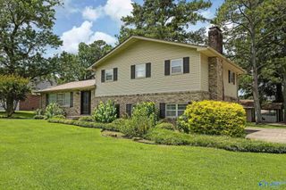 1201 Elm Circle, Albertville, AL 35016