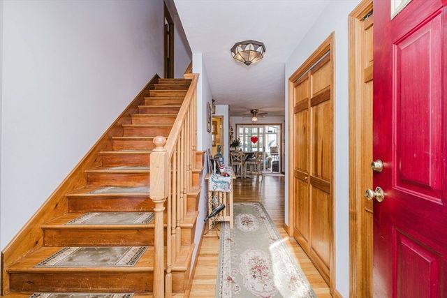 989 Elm St, Somerset, MA 02726