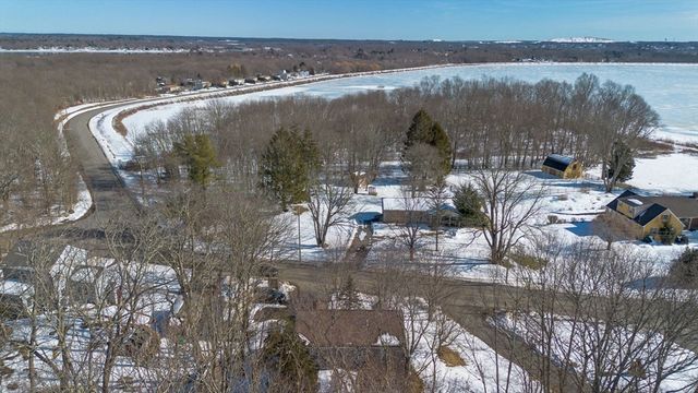 989 Elm St, Somerset, MA 02726