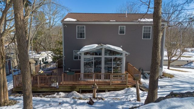 989 Elm St, Somerset, MA 02726