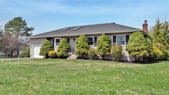 22 Donna Drive, Baiting Hollow, NY 11933
