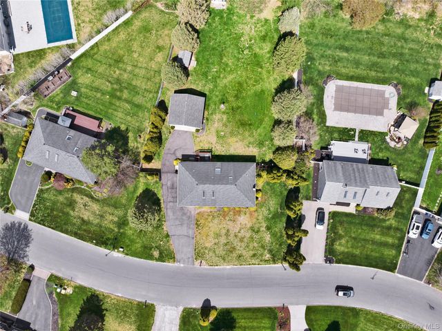 22 Donna Drive, Baiting Hollow, NY 11933