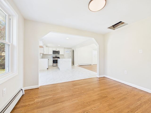 37 Maxine St, New Bedford, MA 02745