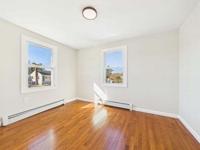 37 Maxine St, New Bedford, MA 02745