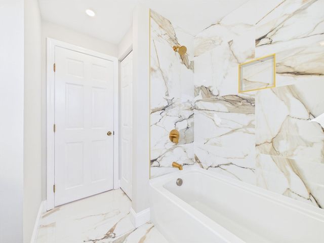 37 Maxine St, New Bedford, MA 02745