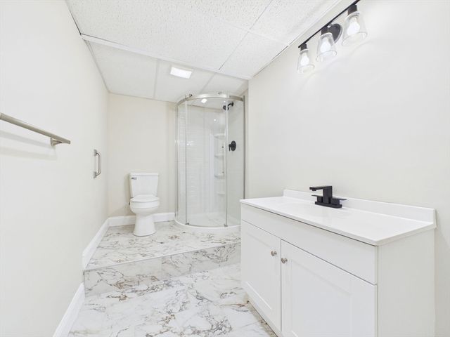 37 Maxine St, New Bedford, MA 02745