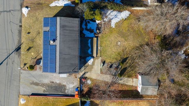 37 Maxine St, New Bedford, MA 02745