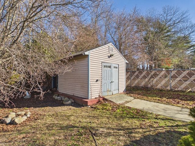 37 Maxine St, New Bedford, MA 02745