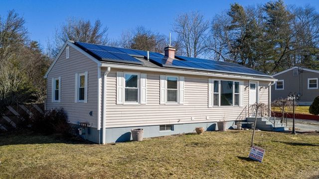 37 Maxine St, New Bedford, MA 02745