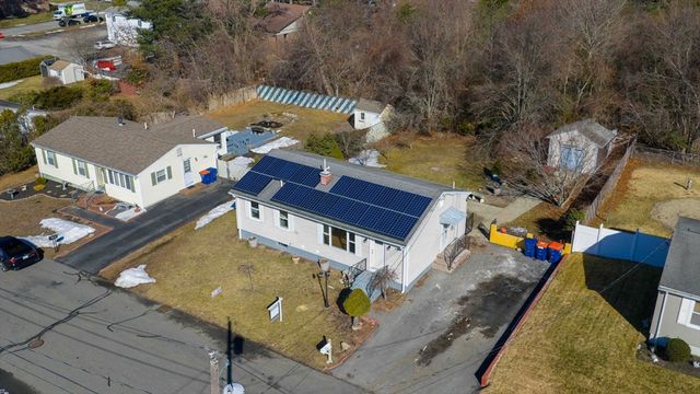 37 Maxine St, New Bedford, MA 02745