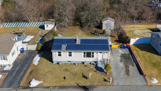 37 Maxine St, New Bedford, MA 02745