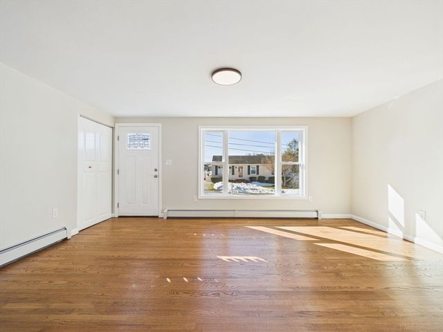 37 Maxine St, New Bedford, MA 02745