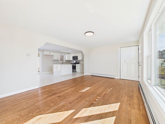 37 Maxine St, New Bedford, MA 02745