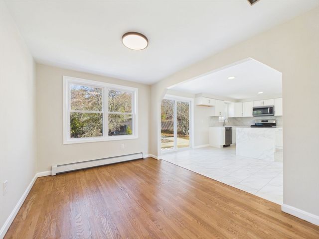 37 Maxine St, New Bedford, MA 02745