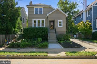 3316 2ND RD N, Arlington, VA 22201