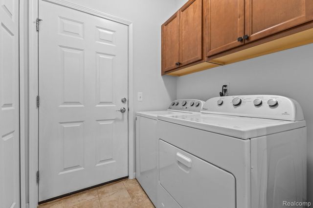 3333 Grove Lane, Auburn Hills, MI 48326