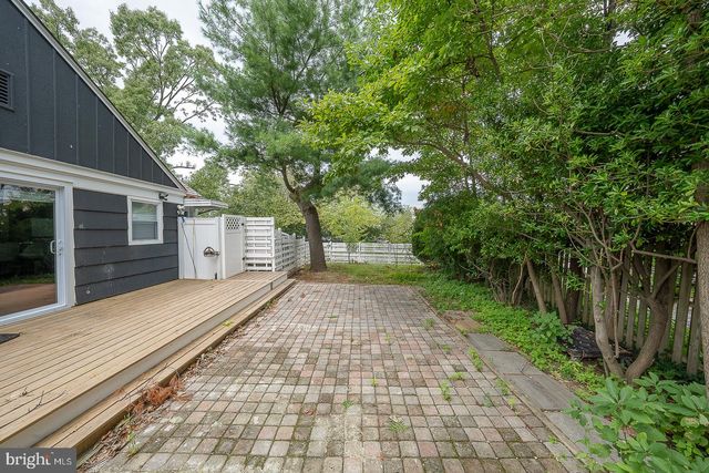 1022 CLOVER HILL RD, Wynnewood, PA 19096