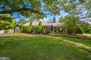 1022 CLOVER HILL RD, Wynnewood, PA 19096
