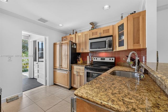 3777 NW 78th Avenue 8F, Davie, FL 33024