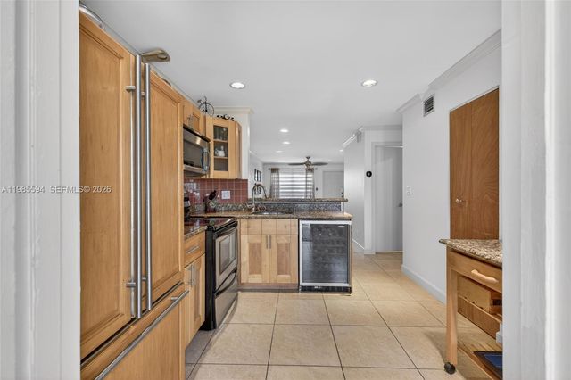 3777 NW 78th Avenue 8F, Davie, FL 33024