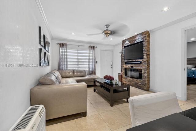 3777 NW 78th Avenue 8F, Davie, FL 33024
