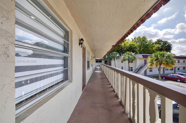 3777 NW 78th Avenue 8F, Davie, FL 33024