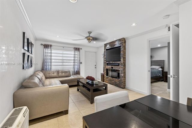 3777 NW 78th Avenue 8F, Davie, FL 33024