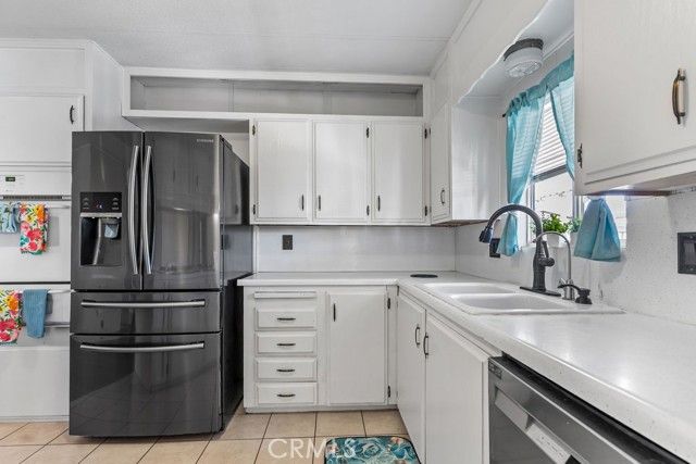 13393 Mariposa #99 Road 99, Victorville, CA 92395