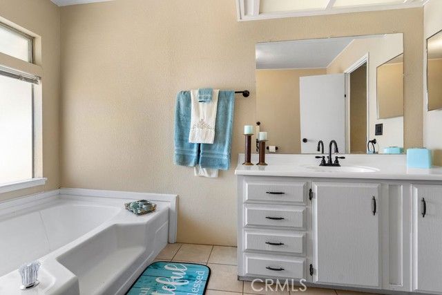 13393 Mariposa #99 Road 99, Victorville, CA 92395