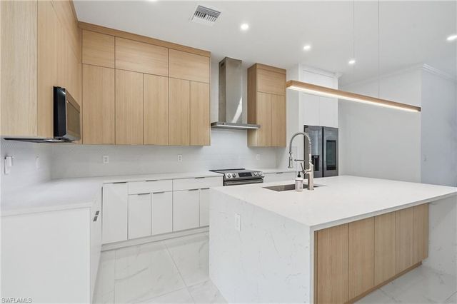 181 18th AVE NW, Naples, FL 34120