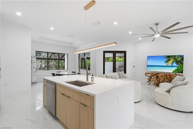 181 18th AVE NW, Naples, FL 34120