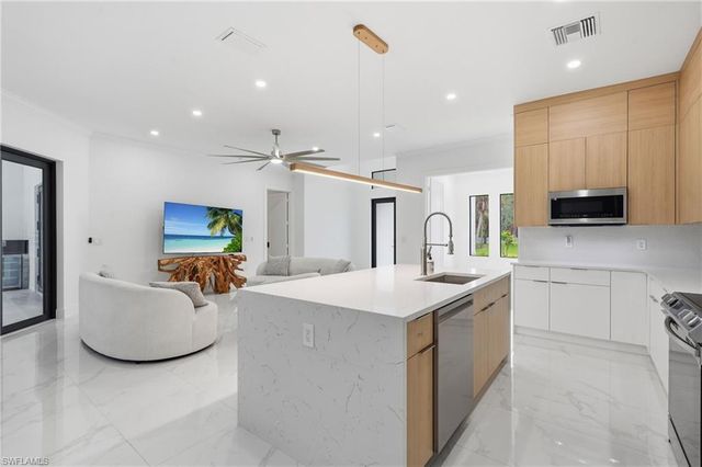 181 18th AVE NW, Naples, FL 34120
