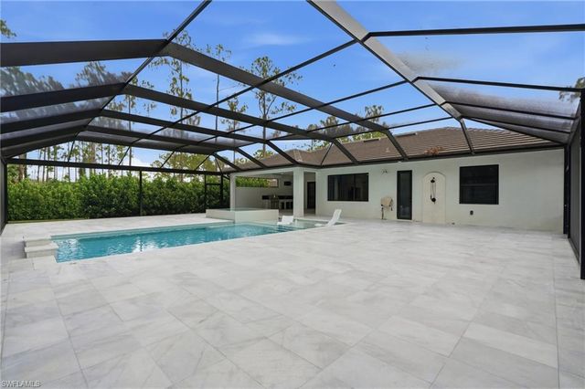 181 18th AVE NW, Naples, FL 34120