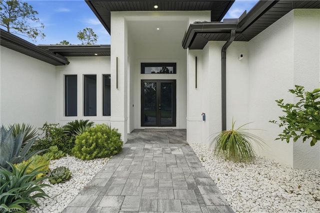 181 18th AVE NW, Naples, FL 34120