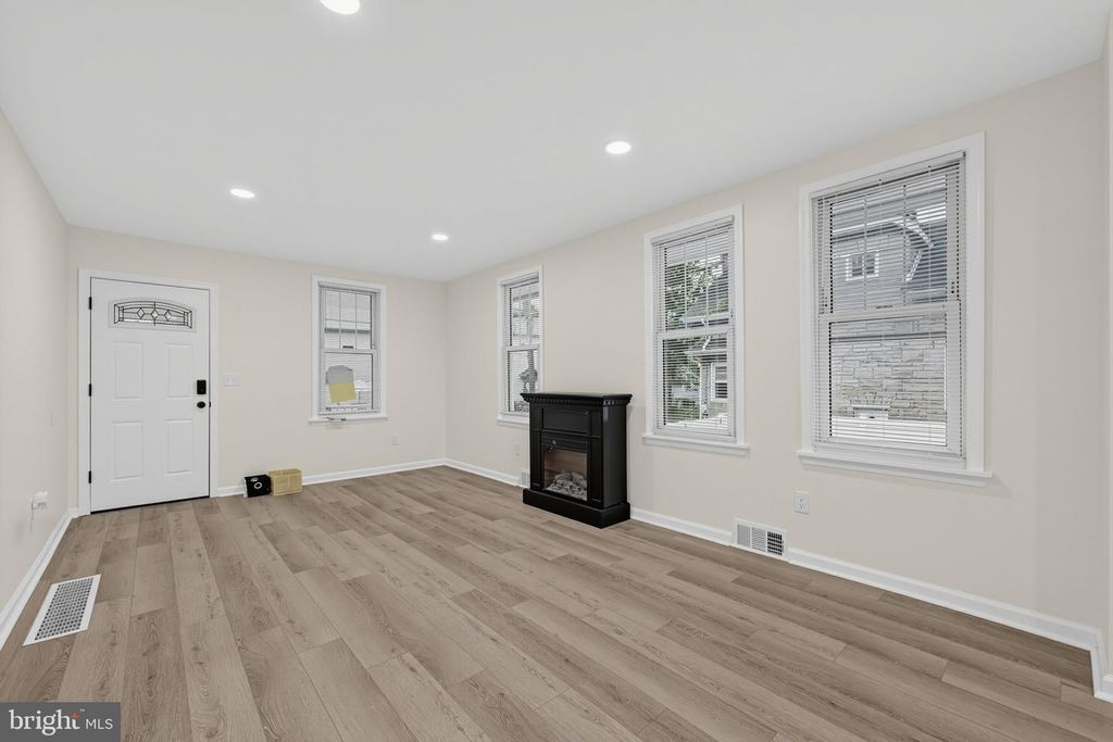 4755 W END AVE, PENNSAUKEN TWP, NJ 08109 — photo 5