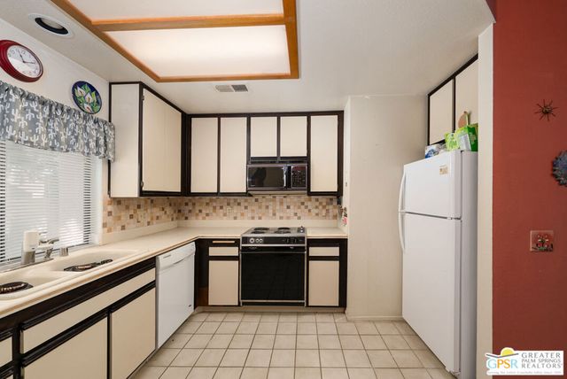 28715 Isleta Court, Cathedral City, CA 92234