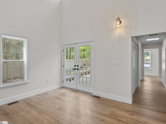 21298 E 76 Highway, Laurens, SC 29360